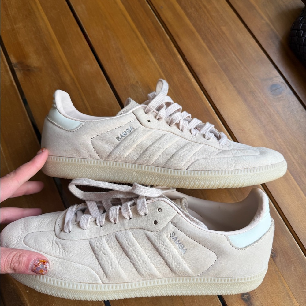 Unisex adidas Samba Men's Sneakers in Light Beige Leather
